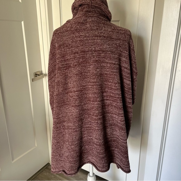 Barefoot Dreams Oversized Cozy Sweater Sz OS - Picture 2 of 7